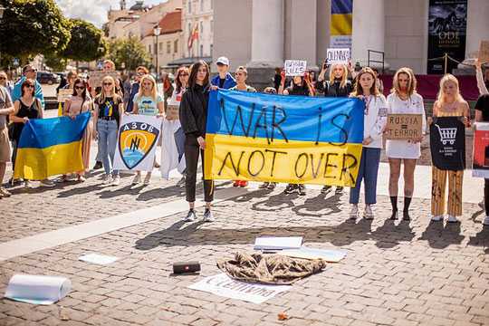 В Вильнюсе прошла акция в поддержку Украины - Строительный портал ПрофиДОМ
